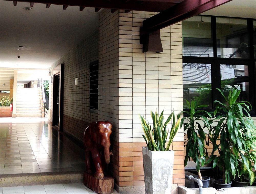 P.T. Court Hotel Bangkok Exterior photo