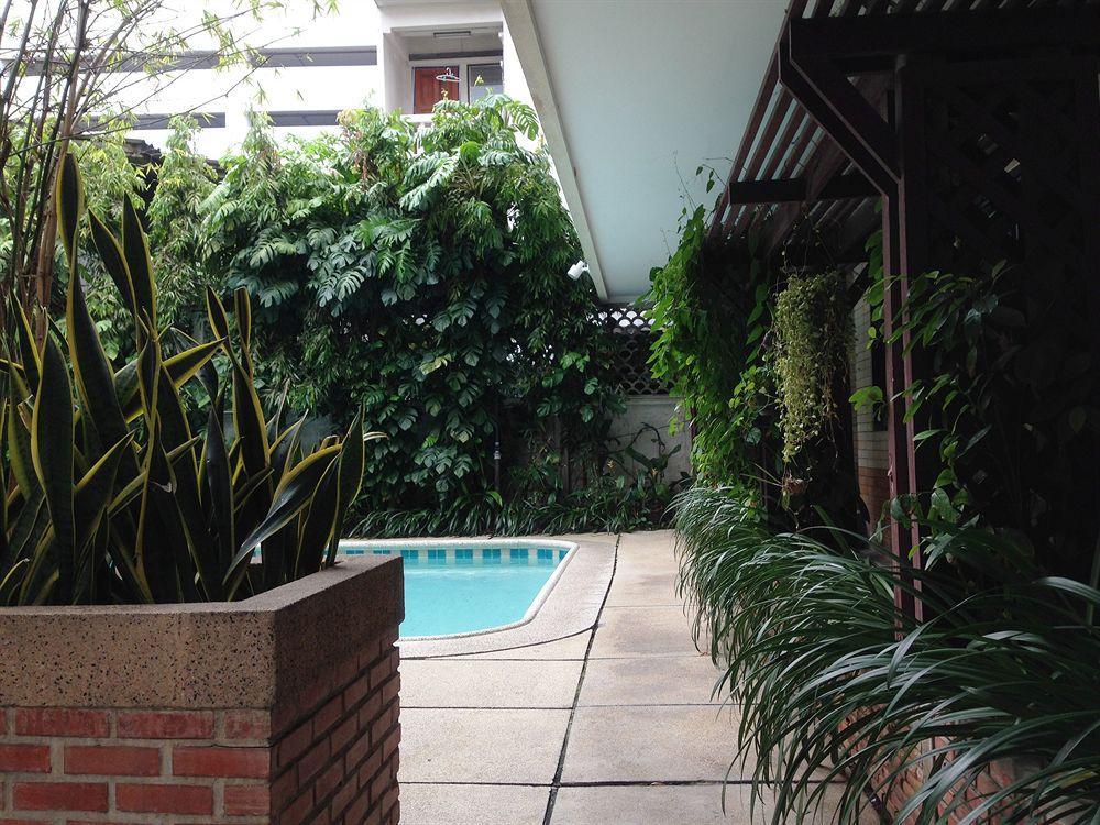 P.T. Court Hotel Bangkok Exterior photo