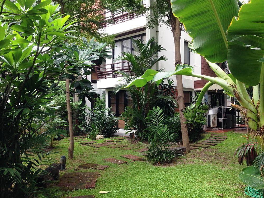 P.T. Court Hotel Bangkok Exterior photo